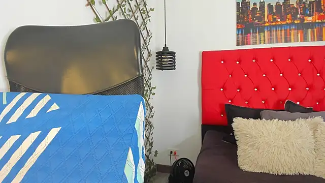 Snapshot of carolinacrus01 chatting on December 1, 2025, 3:13 pm carolinacrus01 online show from December 1, 2025, 3:13 pm