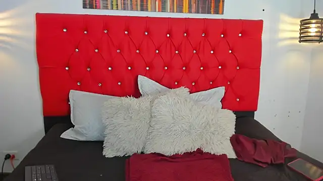 Snapshot of carolinacrus01 chatting on February 24, 2026, 4:41 pm carolinacrus01 online show from February 24, 2026, 4:41 pm