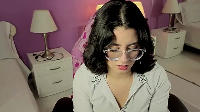 LiLLiAnderson online show from October 21, 2025, 11:42 am