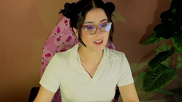 LiLLiAnderson online show from September 13, 2025, 11:54 am