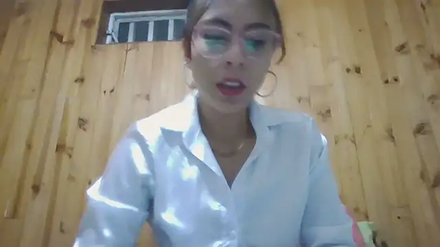 Roselingalvis13 online show from September 29, 2025, 2:40 am