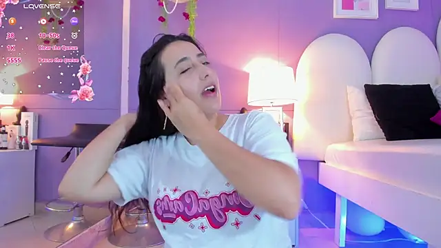 my aleja  online show from October 17, 2025, 1:35 pm