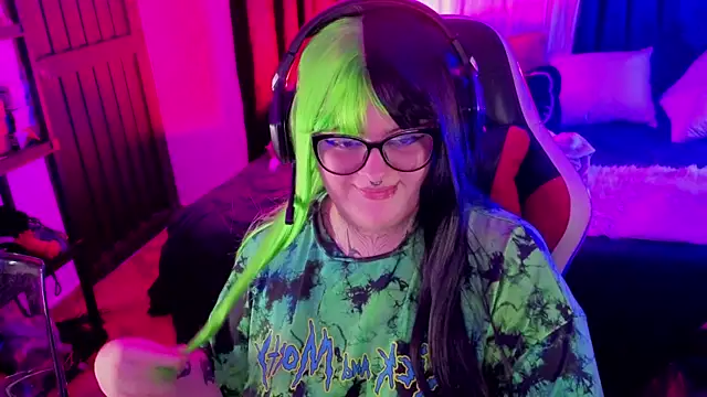 Mariana velezz online show from April 16, 2026, 6:25 am