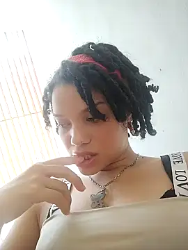 ChloeRaviss online show from November 7, 2025, 3:16 pm