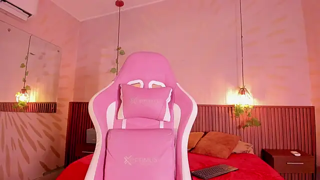 Snapshot of daphne_courtis chatting on March 2, 2026, 5:08 am daphne courtis online show from March 2, 2026, 5:08 am