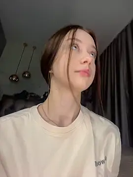 MiraXS online show from April 12, 2026, 9:07 pm