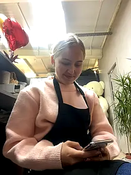 CandyVice online show from October 6, 2025, 5:13 pm