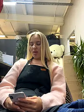 CandyVice online show from October 8, 2025, 5:35 pm