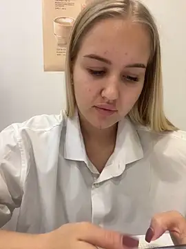 CandyVice online show from November 22, 2025, 5:12 pm