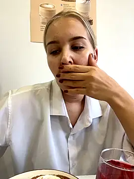 CandyVice online show from November 4, 2025, 1:15 pm