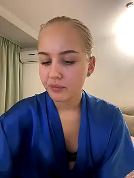 CandyVice online show from November 9, 2025, 5:06 pm