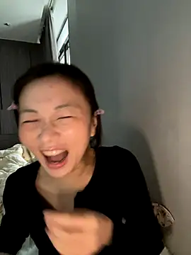 haiyan125216 online show from November 20, 2025, 6:25 am