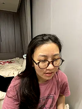 haiyan125216 online show from October 15, 2025, 11:07 am