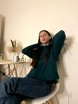 milanabaileys  online show from November 30, 2025, 5:36 pm