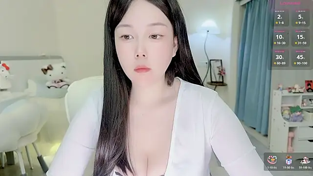 Bella Ava online show from June 10, 2026, 2:07 pm