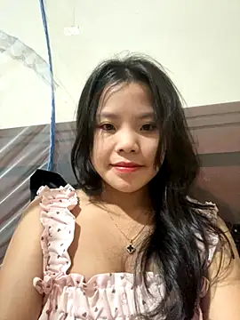 Snapshot of Bella_7777 chatting on October 3, 2025, 3:24 pm Bella 7777 online show from October 3, 2025, 3:24 pm