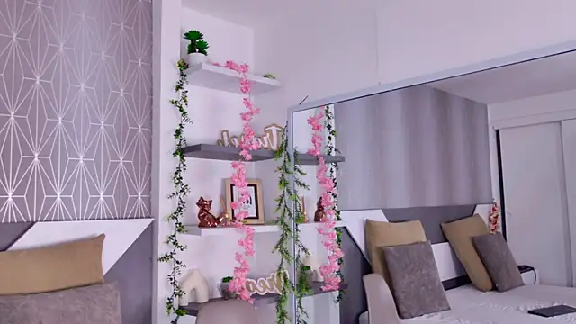 Celine Lee online show from September 8, 2025, 3:44 pm