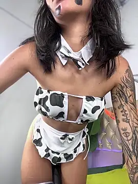 TweetiePieXXX online show from October 27, 2025, 10:33 pm