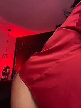 Snapshot of TweetiePieXXX chatting on February 6, 2026, 9:22 pm TweetiePieXXX online show from February 6, 2026, 9:22 pm