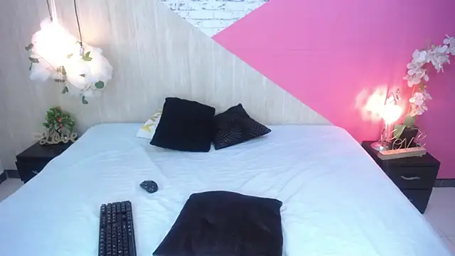 sophia brunette  online show from November 30, 2025, 11:22 am