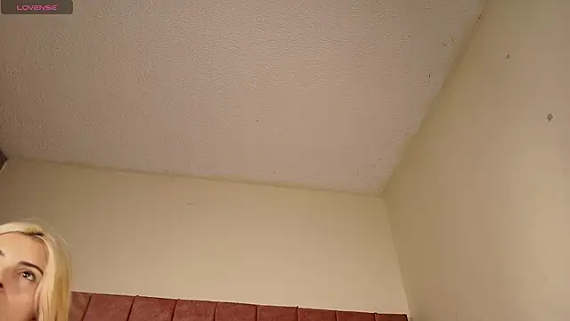 Barbiie 98 online show from December 14, 2025, 11:32 pm