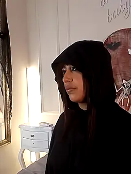 Kaylachannell online show from October 24, 2025, 4:11 am