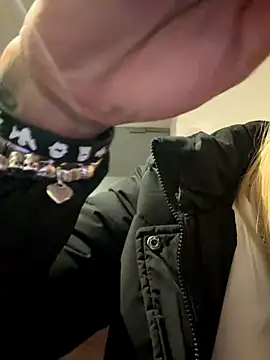 Snapshot of poppyinga1 chatting on November 28, 2025, 9:59 pm poppyinga1 online show from November 28, 2025, 9:59 pm