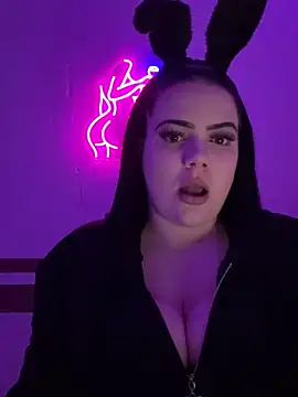 Shellybttn online show from April 3, 2026, 11:00 pm