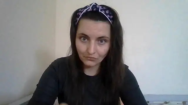 DInaraXRose online show from February 25, 2026, 1:11 pm