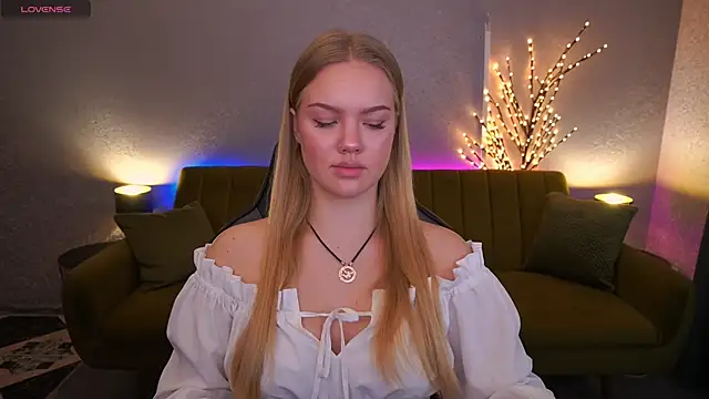 CelesteNoir online show from November 13, 2025, 7:23 am