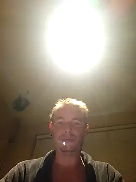 Snapshot of piercingpik chatting on September 27, 2025, 9:10 pm piercingpik online show from September 27, 2025, 9:10 pm