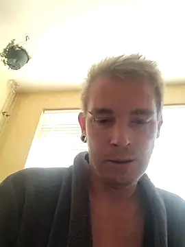 Snapshot of piercingpik chatting on September 28, 2025, 9:16 am piercingpik online show from September 28, 2025, 9:16 am