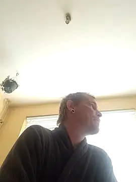 Snapshot of piercingpik chatting on October 12, 2025, 11:11 am piercingpik online show from October 12, 2025, 11:11 am