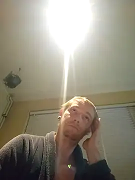 Snapshot of piercingpik chatting on October 6, 2025, 7:14 pm piercingpik online show from October 6, 2025, 7:14 pm