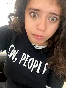 Snapshot of Lucy_YupiSweet chatting on November 16, 2025, 5:06 pm Lucy YupiSweet online show from November 16, 2025, 5:06 pm