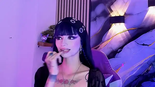 chloe jacksonn online show from July 14, 2026, 10:38 pm