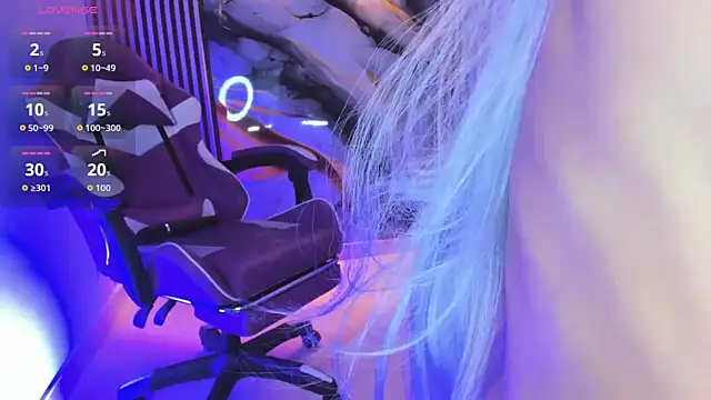 chloe jacksonn online show from April 9, 2026, 9:10 pm