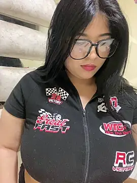 Vliacoooper2 online show from October 16, 2025, 8:33 am