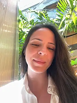 Lady LauraRose online show from November 21, 2025, 2:27 pm