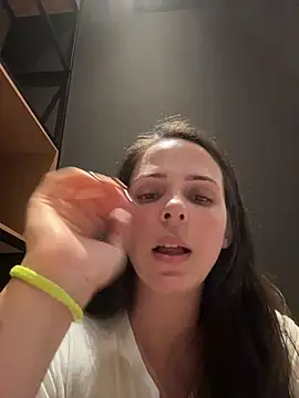 Snapshot of Lady_LauraRose chatting on February 5, 2026, 2:18 am Lady LauraRose online show from February 5, 2026, 2:18 am