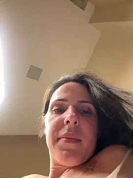 Snapshot of Lady_LauraRose chatting on December 20, 2025, 12:46 am Lady LauraRose online show from December 20, 2025, 12:46 am