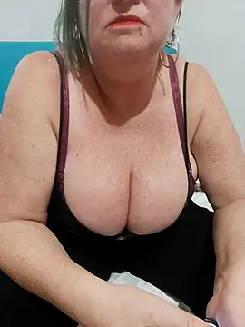 Miss-tetas online show from November 16, 2025, 12:48 am