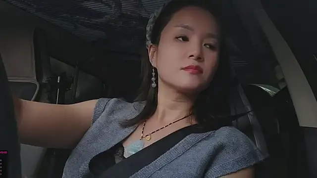 Snapshot of minmin1230 chatting on September 25, 2025, 5:35 am minmin1230 online show from September 25, 2025, 5:35 am