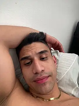 Camachito332 online show from June 11, 2026, 7:55 pm
