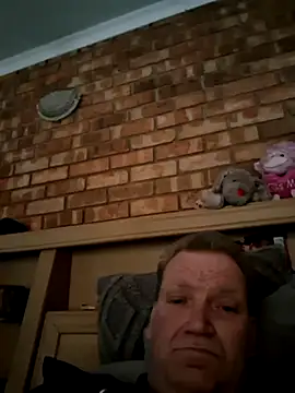 wallacelegend online show from September 10, 2025, 5:06 am