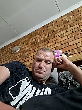 wallacelegend online show from September 25, 2025, 5:35 am