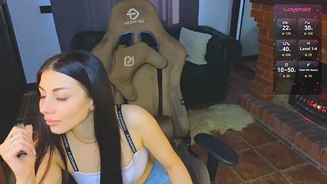 Emmi Swon online show from October 19, 2025, 5:43 am