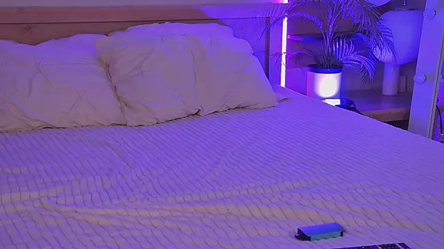 MiaEuphoria  online show from September 15, 2025, 3:51 am