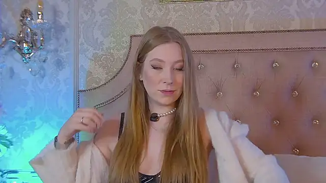 MiaEuphoria  online show from November 18, 2025, 3:54 am