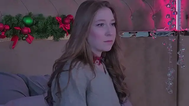 MiaEuphoria  online show from December 14, 2025, 4:29 am